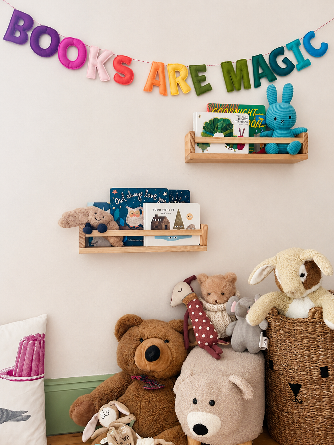 Decorative Rainbow Felt Garland - BOOKS ARE MAGIC