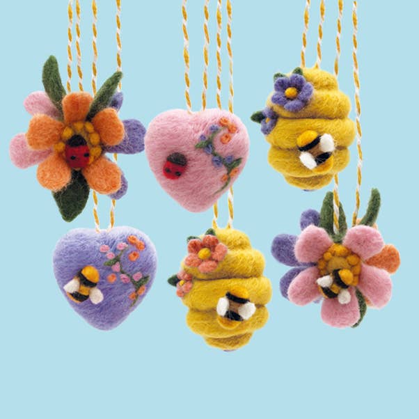 Needle Felting Kit - Springtime. A Pretty Craft for Easter