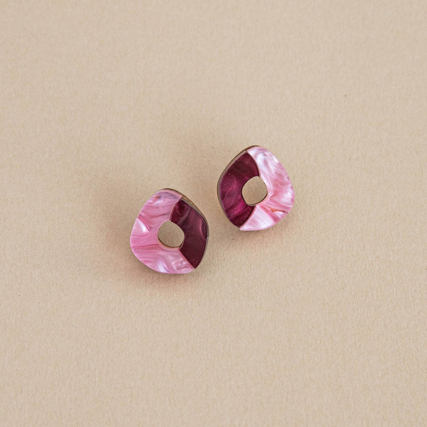 'Oh' Stud Earrings