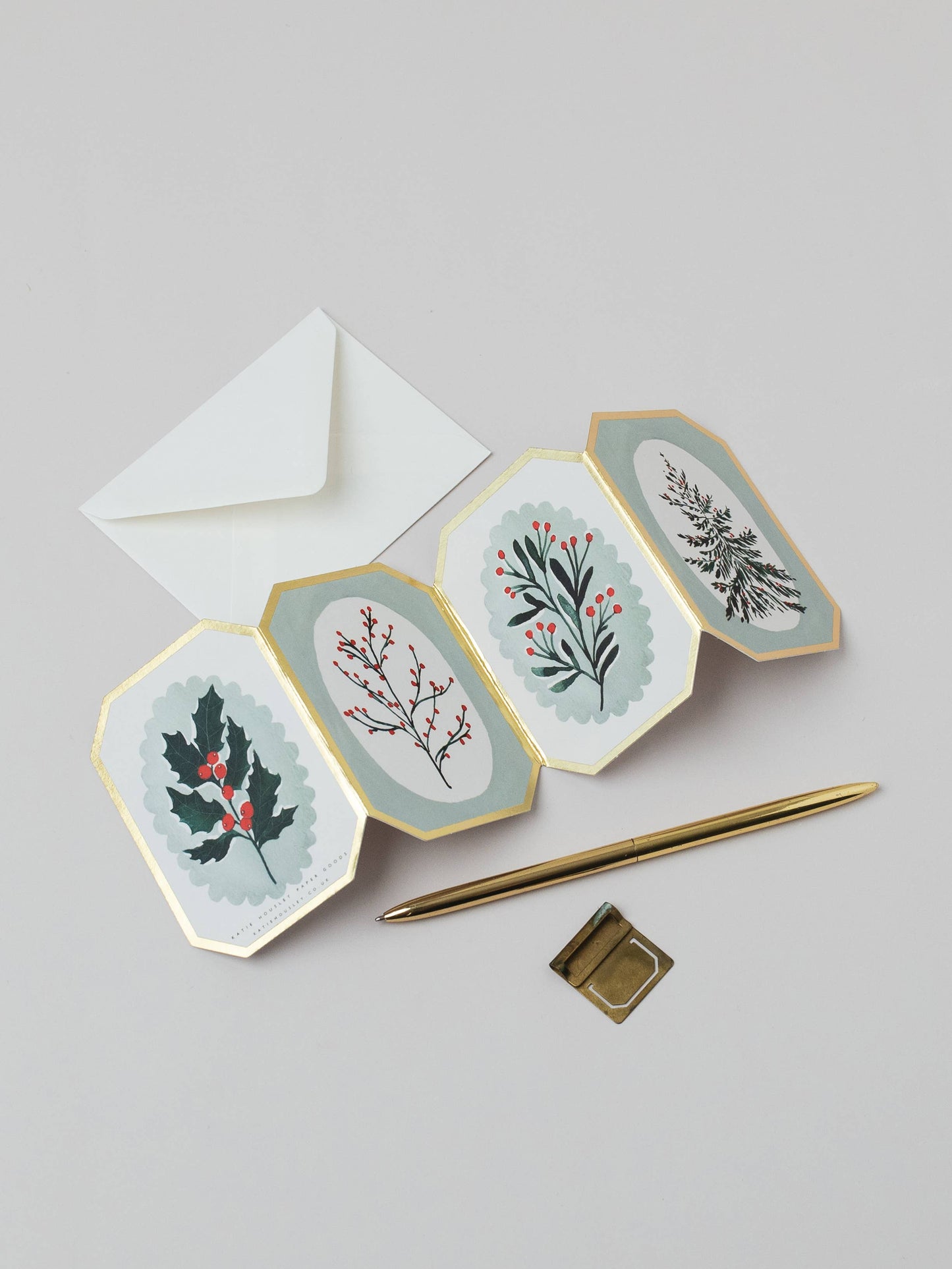 CONCERTINA BOTANICAL CHRISTMAS DIE CUT MINI HOLIDAY CARD 