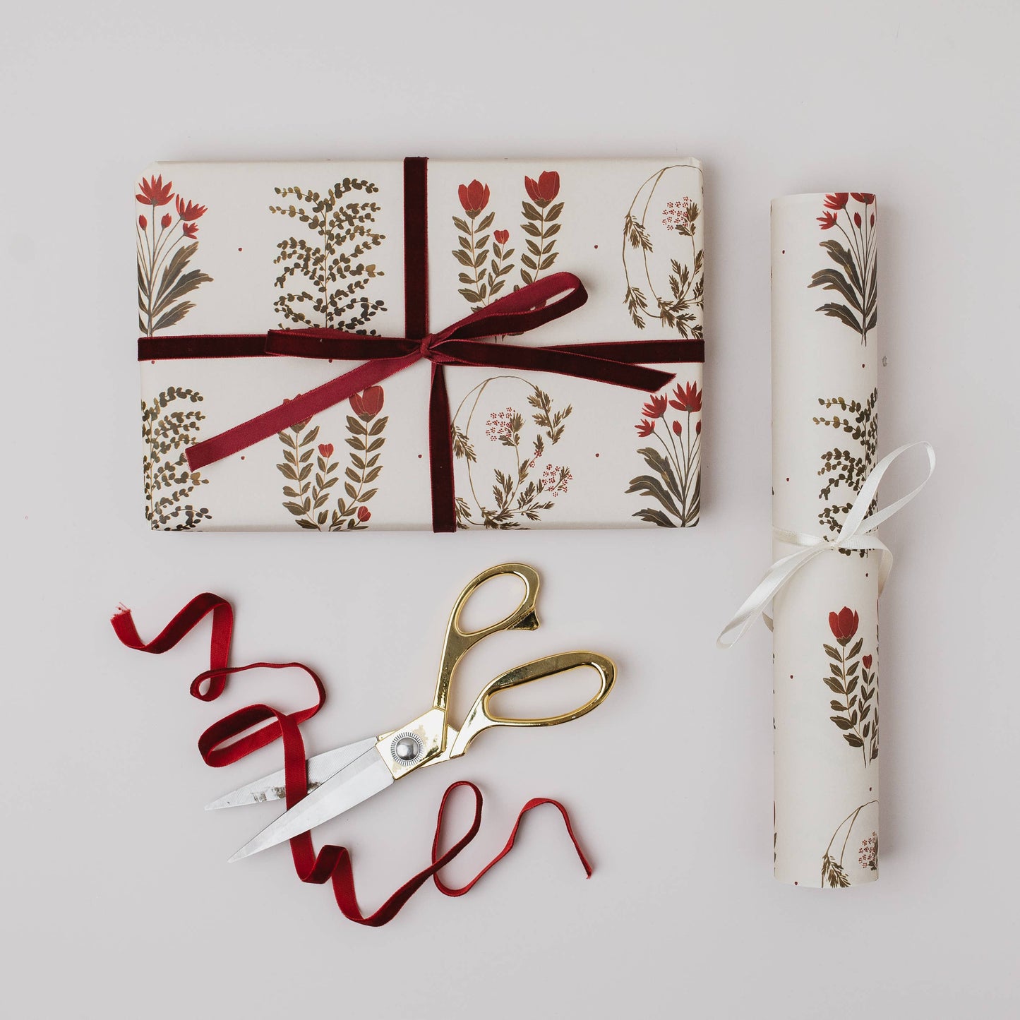 RED FLORAL BOTANICAL LUXURY GIFT WRAP PAPERS 