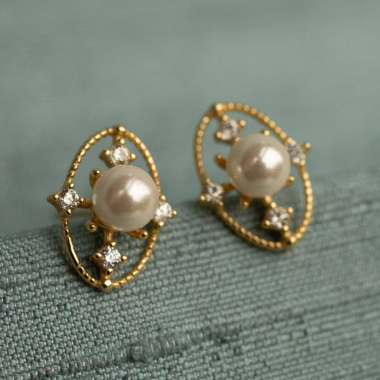 Gold Comet Pearl Studs